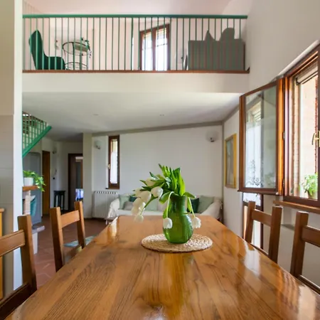 Сasa de vacaciones View In Umbria Overlooking Trasimeno Monte del Lago